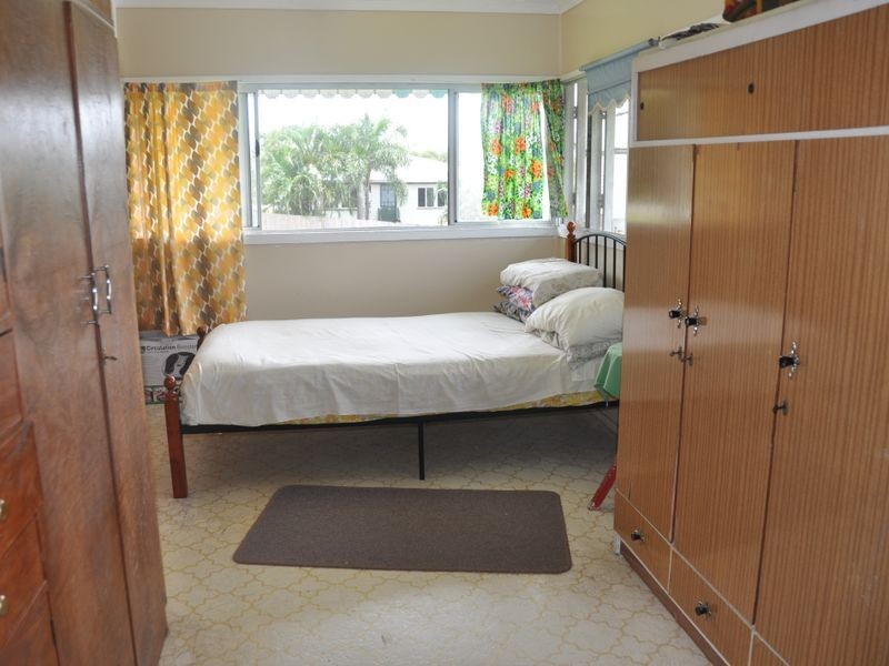 27 Leslie Street, Sarina QLD 4737