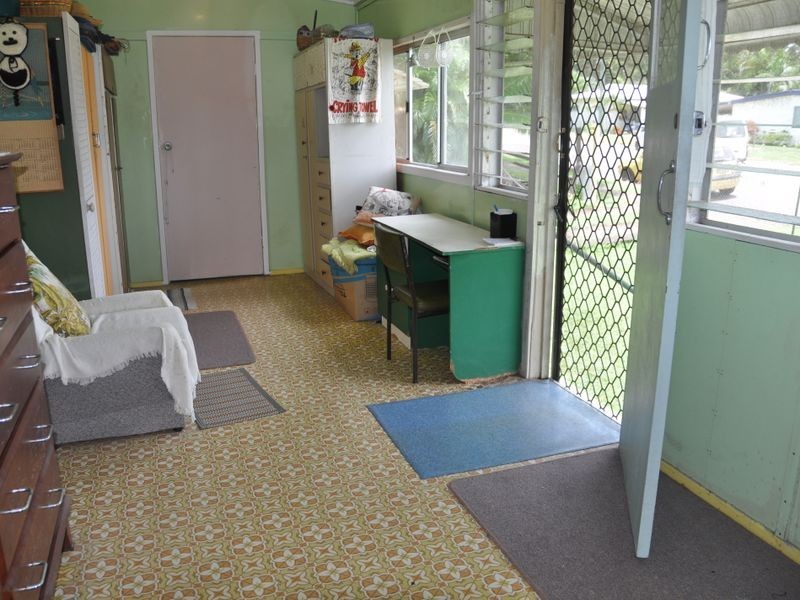 27 Leslie Street, Sarina QLD 4737