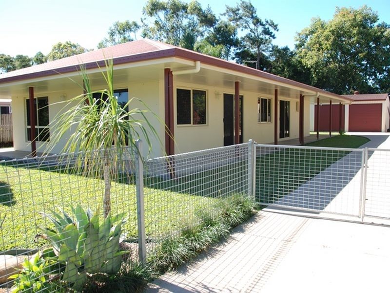 9 Lando Ave, Sarina QLD 4737