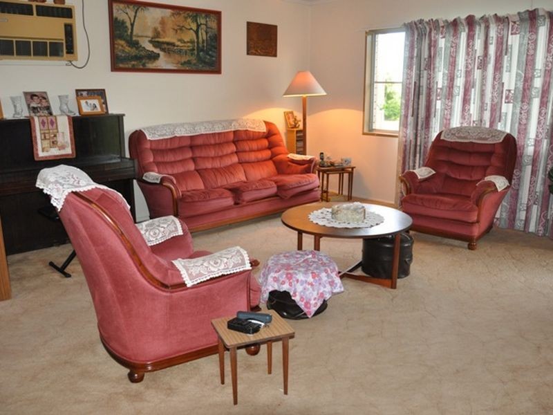 49 Place Avenue, Sarina QLD 4737