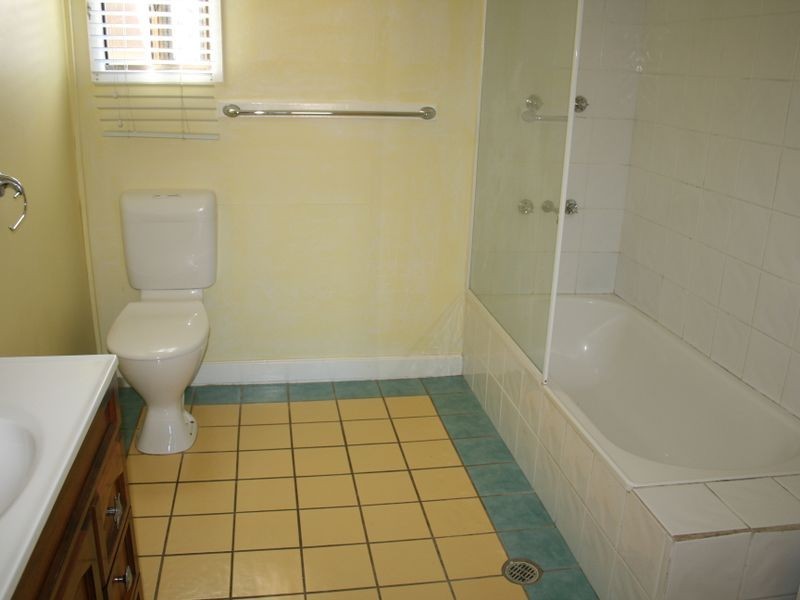 6 Jackson Street, Sarina QLD 4737