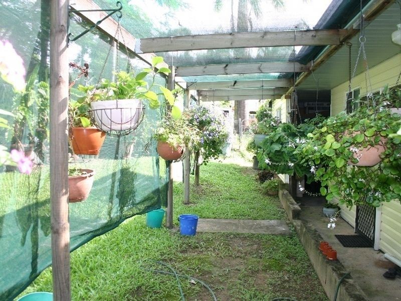 12 GOONYELLA AVE, Sarina QLD 4737