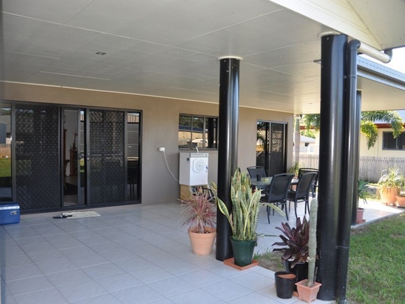 16 Swan Street, Armstrong Beach QLD 4737