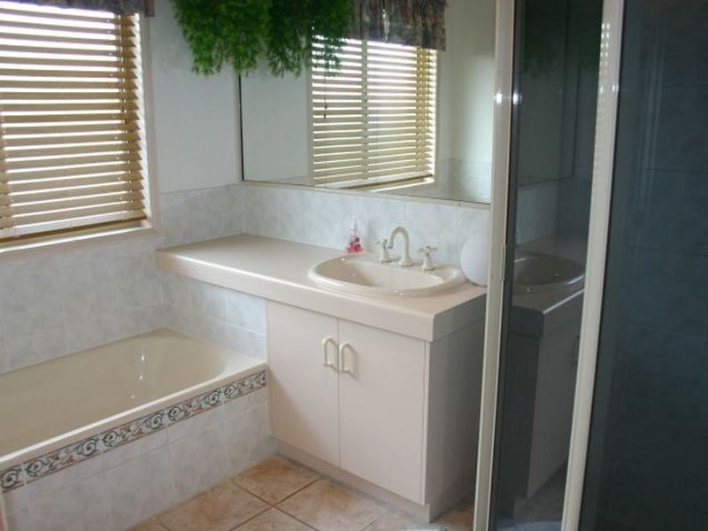 4 Rankin Court, Armstrong Beach QLD 4737