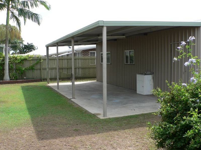 4 Rankin Court, Armstrong Beach QLD 4737