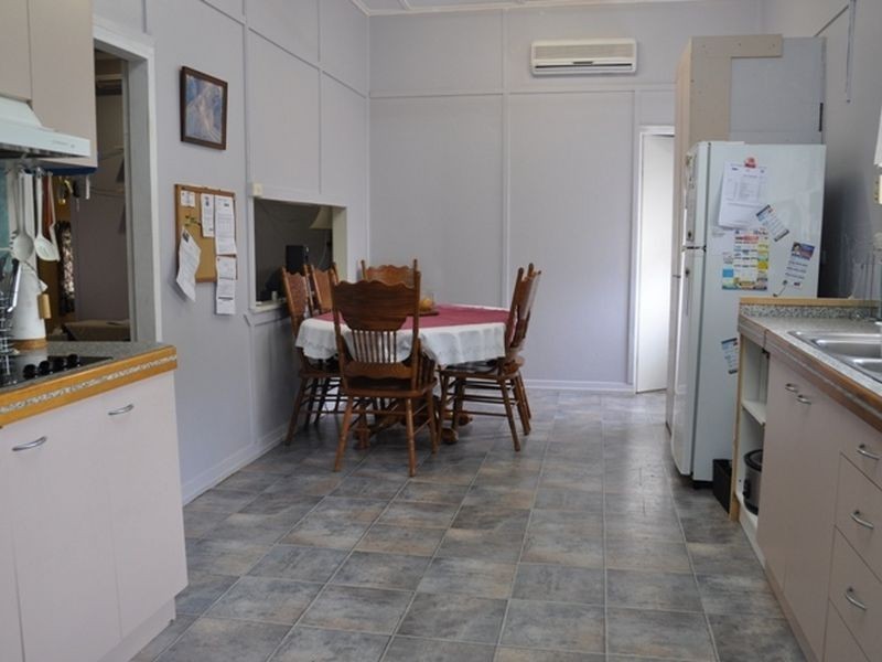 17 West Street, Sarina QLD 4737