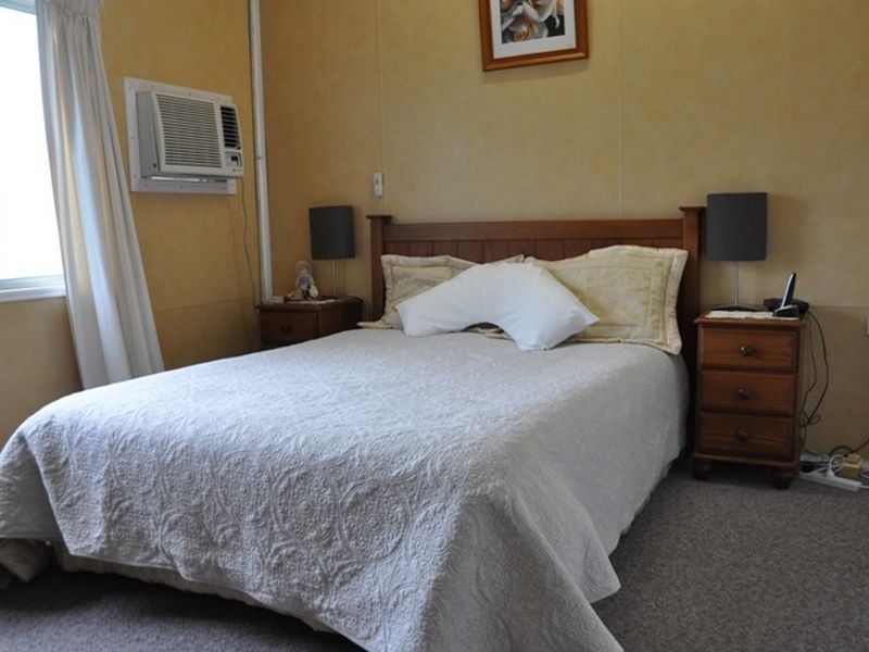 17 West Street, Sarina QLD 4737