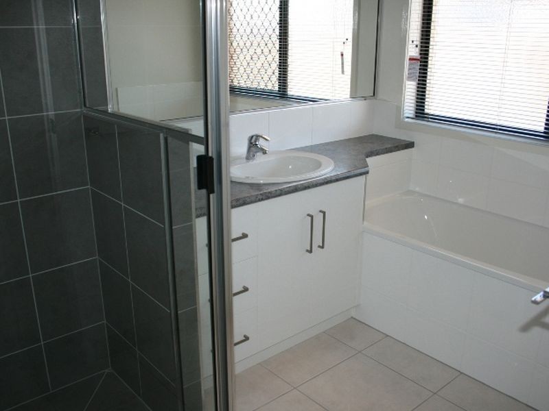 11 Pacific Avenue, Sarina QLD 4737