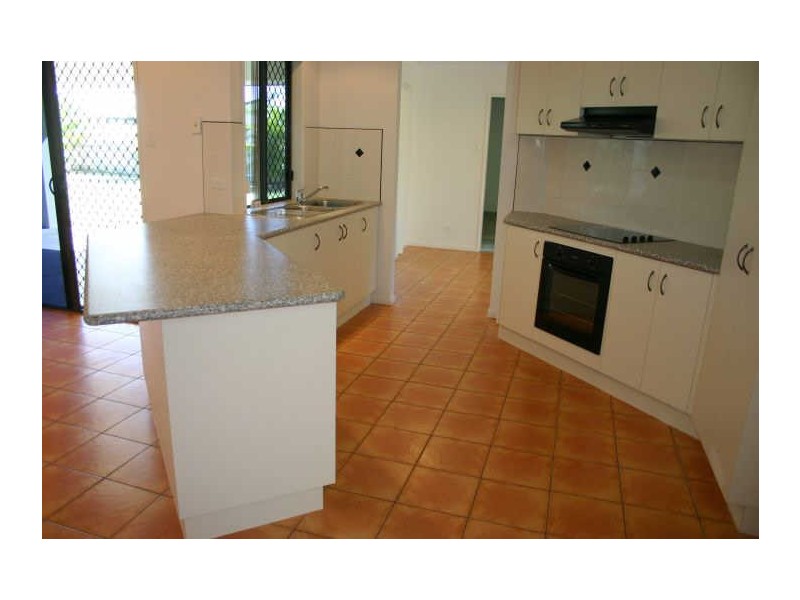 98 Rasmussen Avenue, Salonika Beach QLD 4740