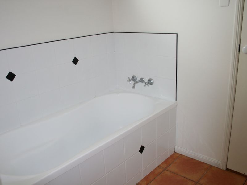 98 Rasmussen Avenue, Salonika Beach QLD 4740