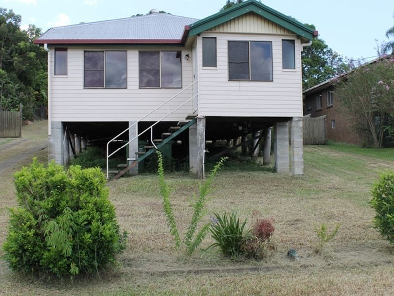 16 Hill Street, Sarina QLD 4737