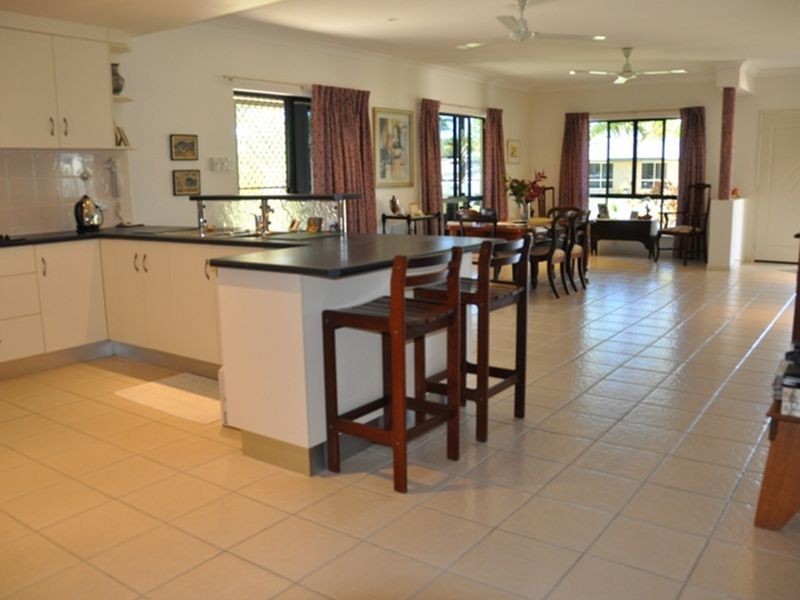 6 Rankin Court, Armstrong Beach QLD 4737