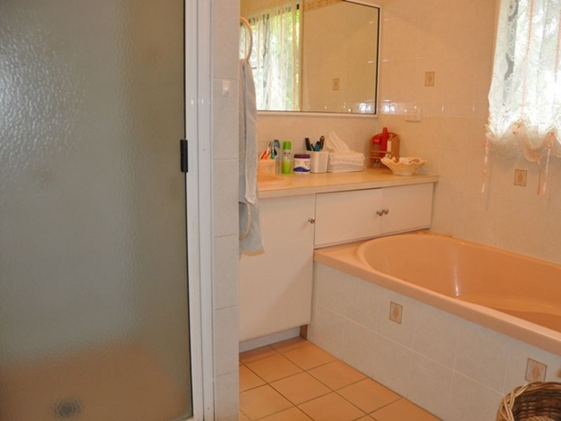 31 Place Avenue, Sarina QLD 4737