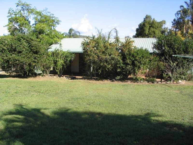 52 West Street, Sarina QLD 4737