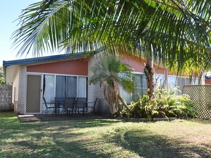 1/47 Owen Jenkins Drive, Sarina Beach QLD 4737