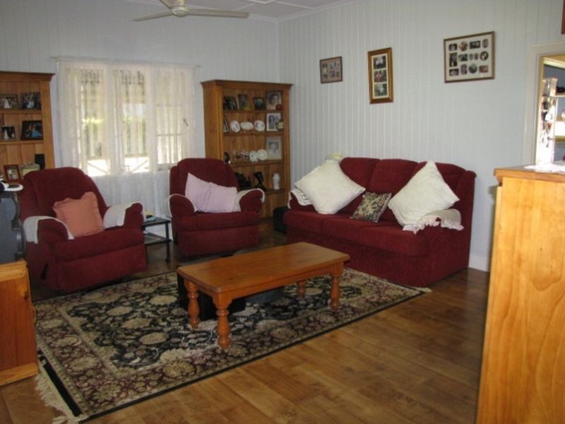 42 Anzac Street, Sarina QLD 4737