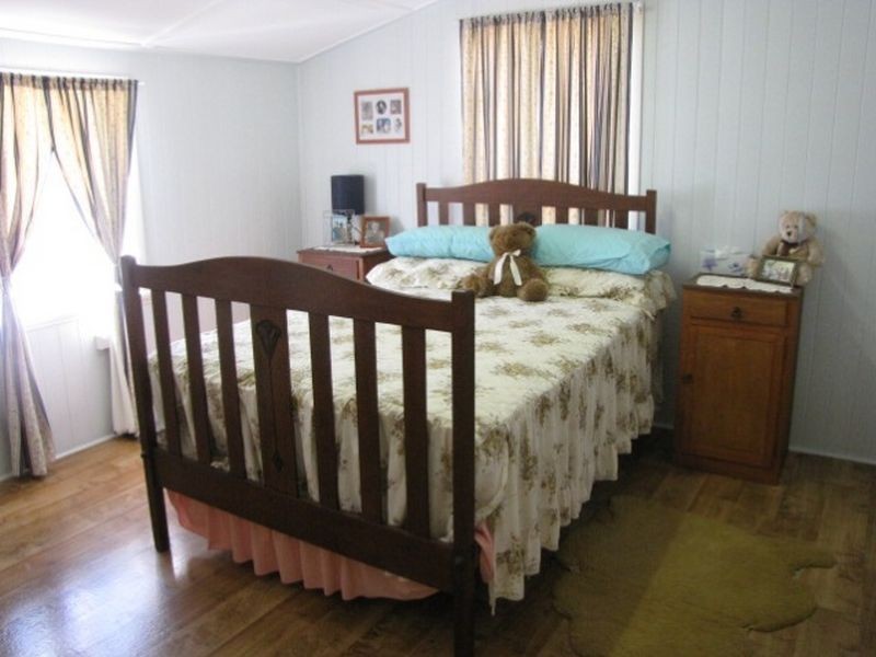 42 Anzac Street, Sarina QLD 4737