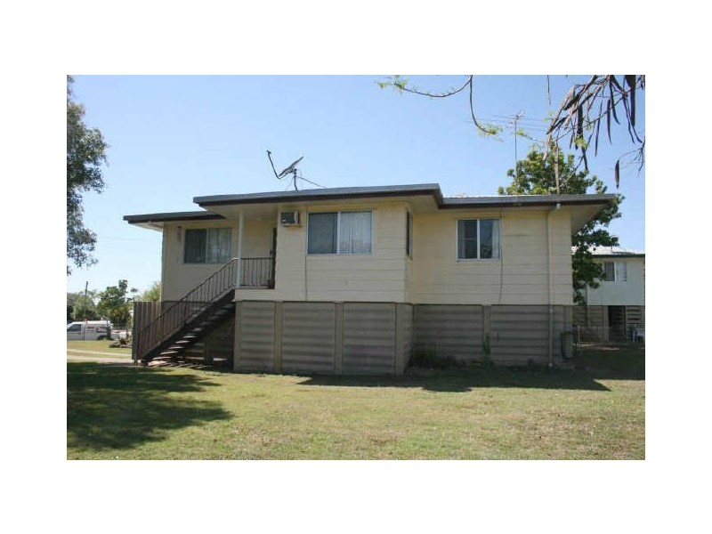 32 Kathleen Street, Sarina QLD 4737
