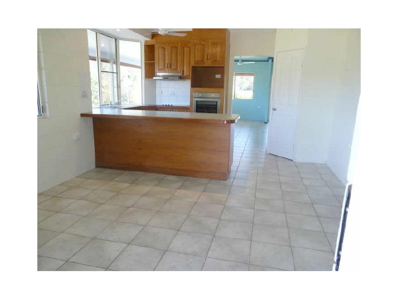 115 Walshs Rd, Sarina QLD 4737
