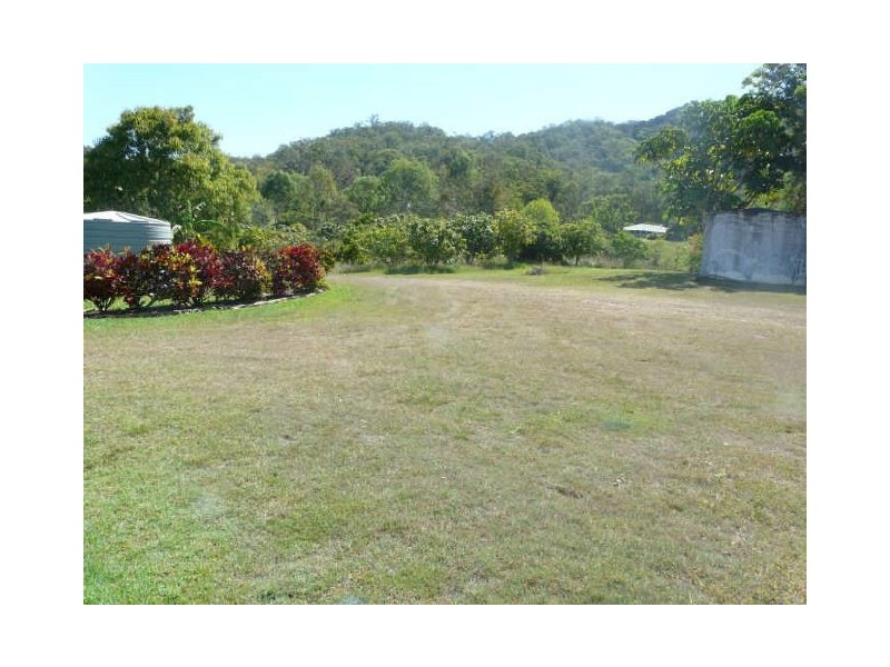 115 Walshs Rd, Sarina QLD 4737