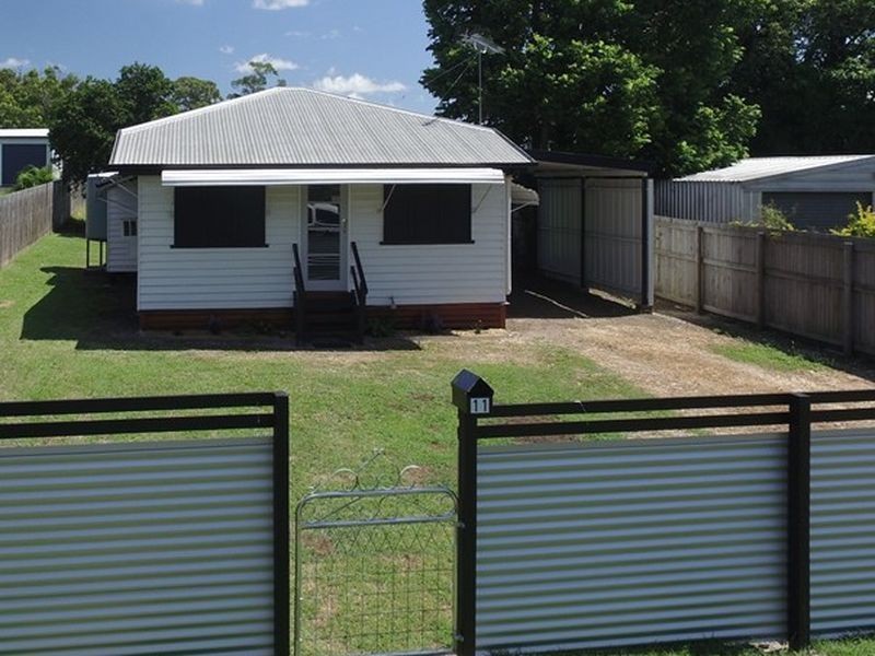 11 Bell Street, Sarina QLD 4737