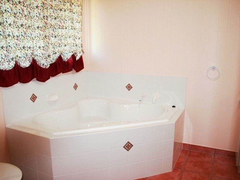 9 Patroyce Court, Sarina QLD 4737