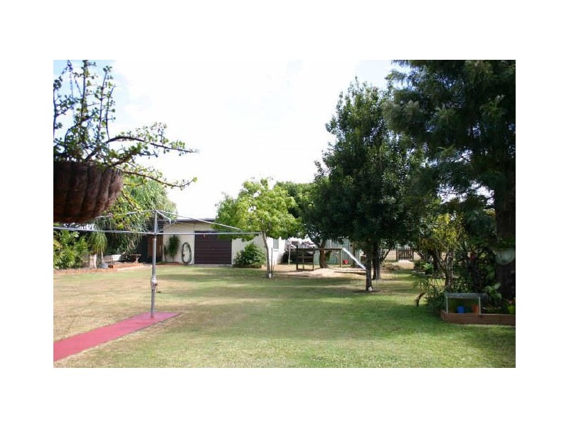 81 Beach Road, Sarina QLD 4737