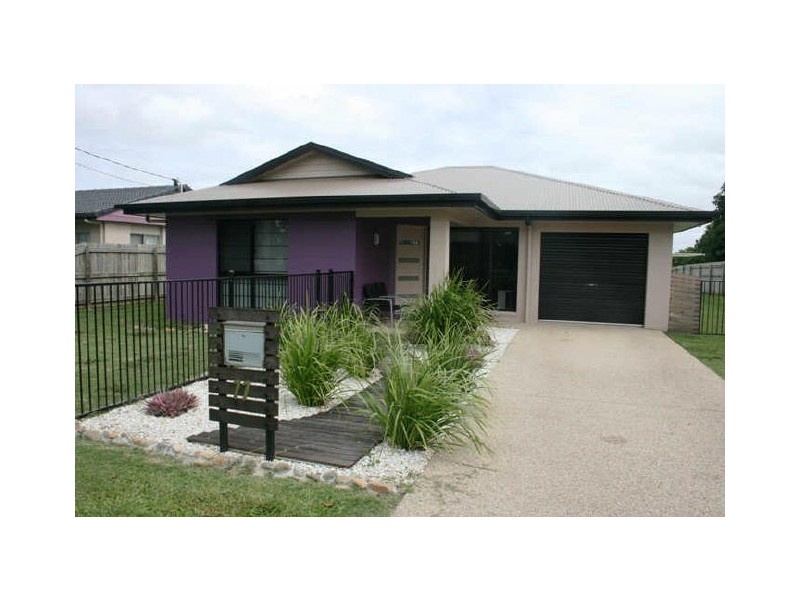 11 Cemetery Road, Sarina QLD 4737