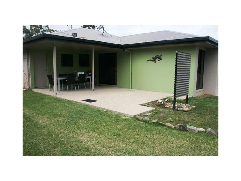 11 Cemetery Road, Sarina QLD 4737