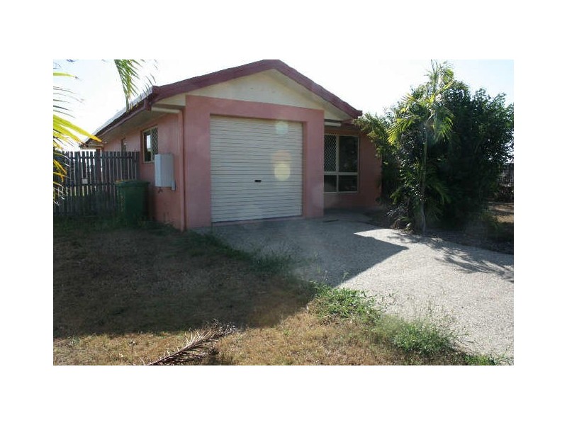 104 Rasmussen Ave, Salonika Beach QLD 4740