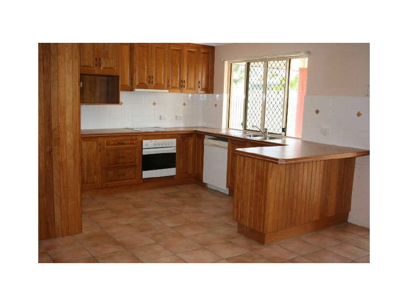 104 Rasmussen Ave, Salonika Beach QLD 4740