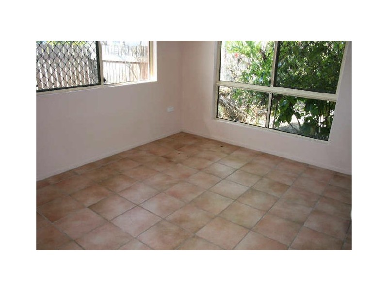 104 Rasmussen Ave, Salonika Beach QLD 4740