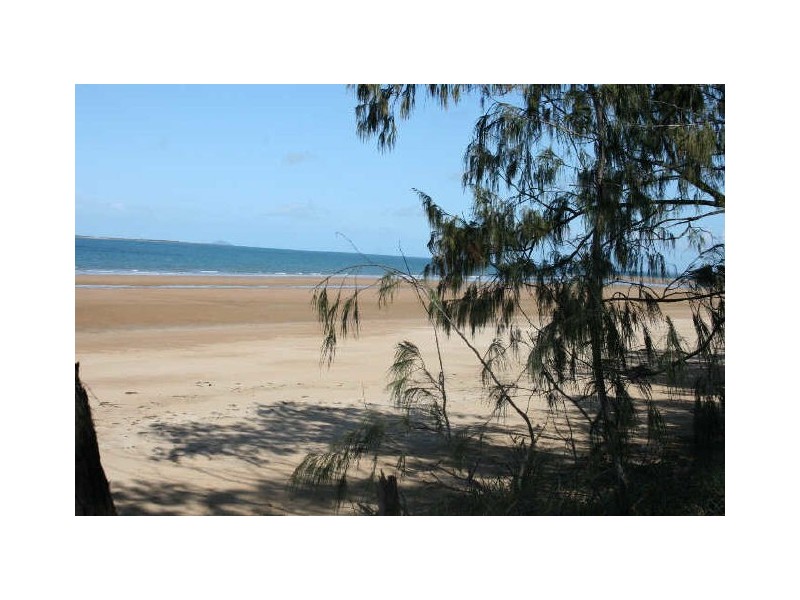 104 Rasmussen Ave, Salonika Beach QLD 4740