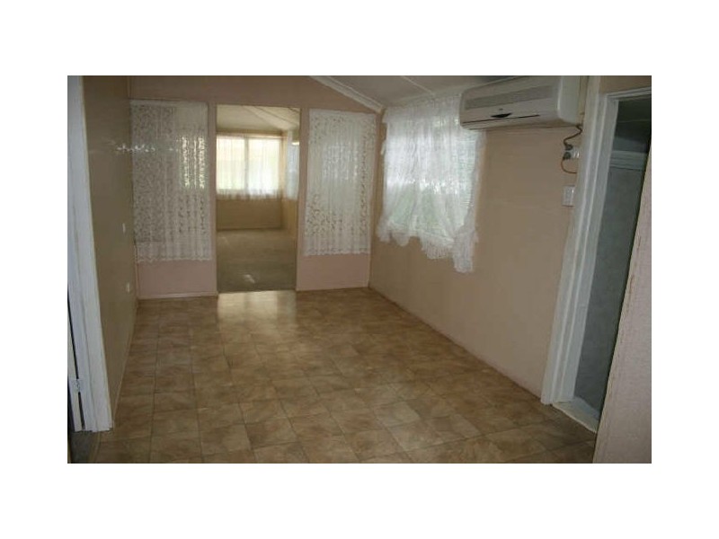 1/3 Deguara Ave, Armstrong Beach QLD 4737