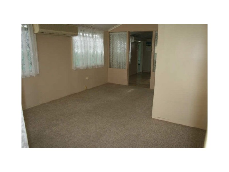 1/3 Deguara Ave, Armstrong Beach QLD 4737