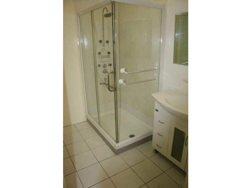 1/3 Deguara Ave, Armstrong Beach QLD 4737