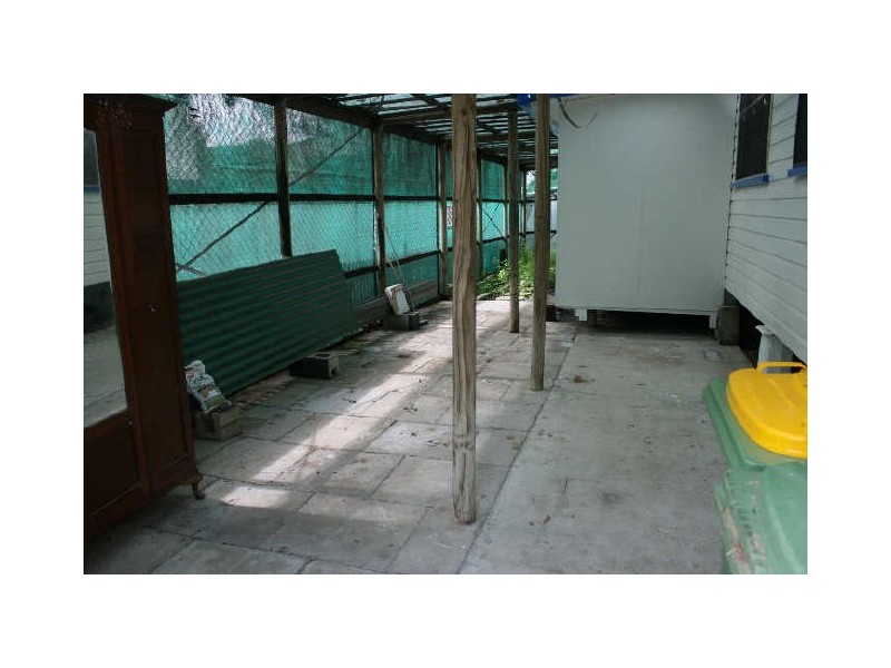 1/3 Deguara Ave, Armstrong Beach QLD 4737