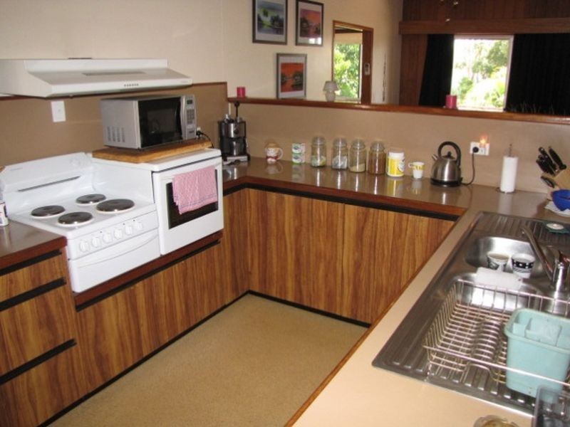 16 Sunset Drive, Sarina QLD 4737