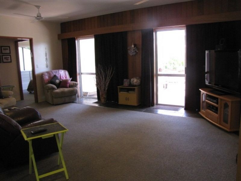 16 Sunset Drive, Sarina QLD 4737