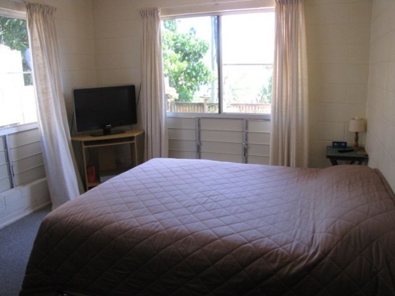 16 Sunset Drive, Sarina QLD 4737