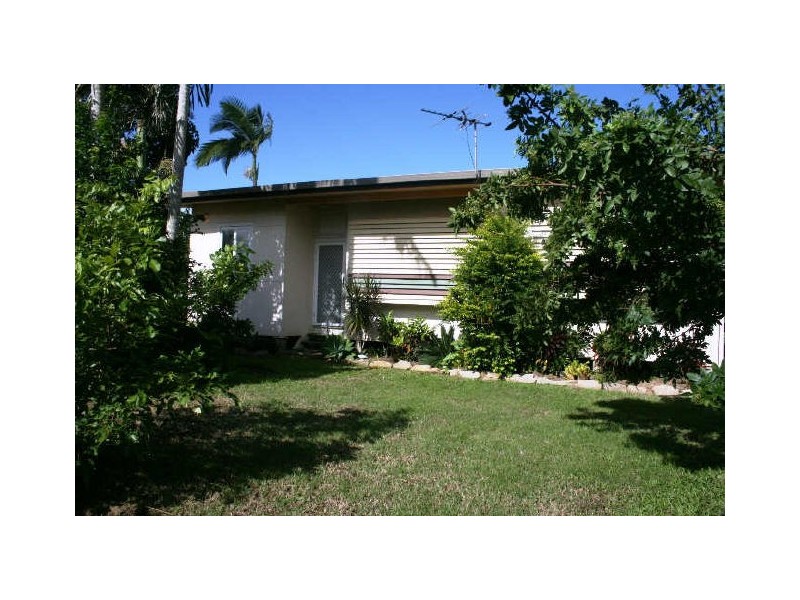 6 Place Ave, Sarina QLD 4737