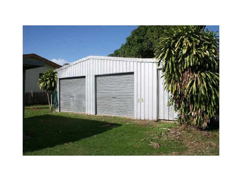 6 Place Ave, Sarina QLD 4737