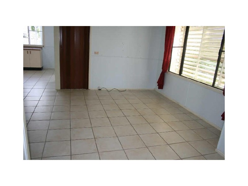 6 Place Ave, Sarina QLD 4737