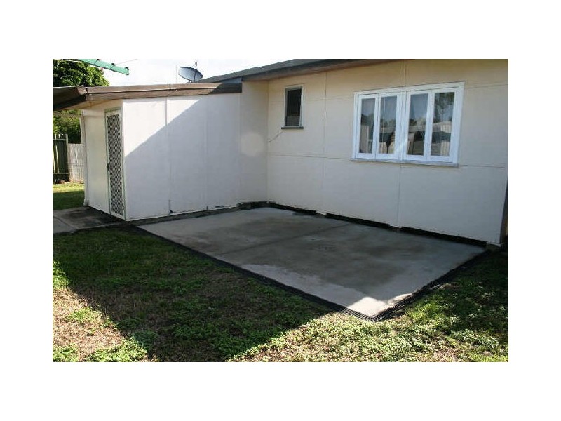 6 Place Ave, Sarina QLD 4737