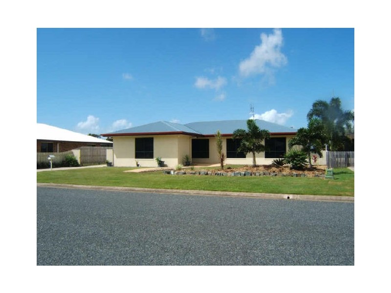 18 Swan Street, Armstrong Beach QLD 4737