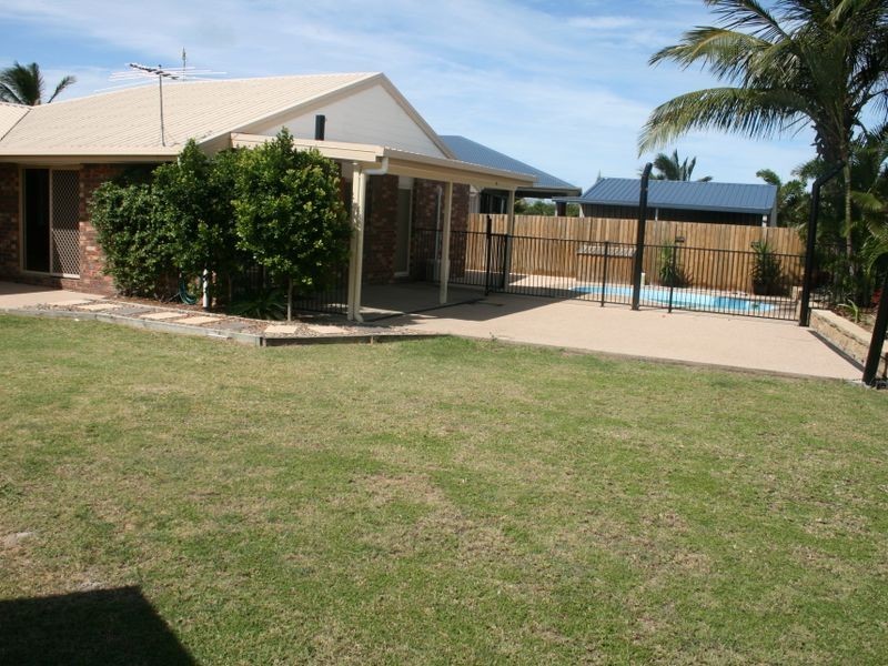 11 Castaway Close, Salonika Beach QLD 4740