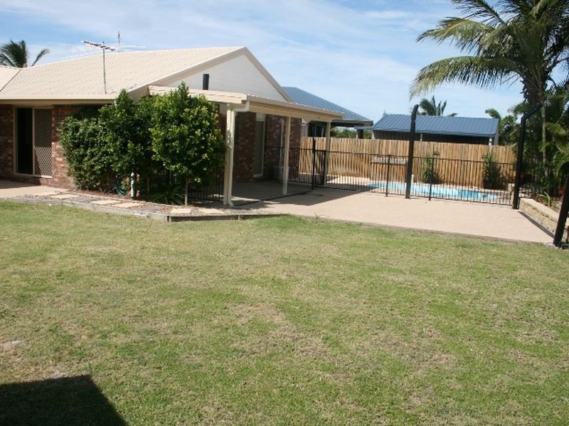 11 Castaway Close, Salonika Beach QLD 4740