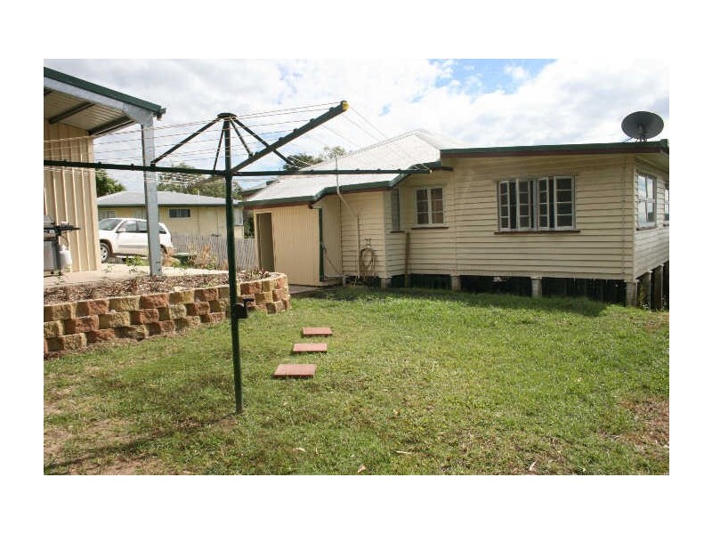 27 Atherton Street, Sarina QLD 4737