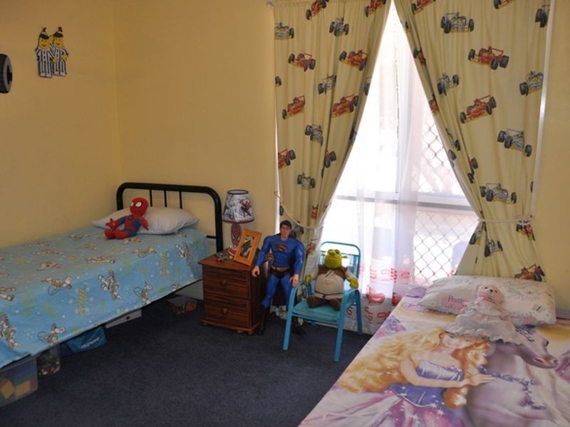 15 Lillendale Avenue, Sarina QLD 4737