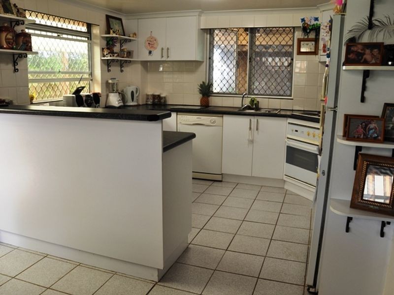 75 Zelma Street, Grasstree Beach QLD 4740